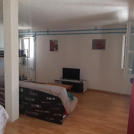 Appartamento Gogo location 1 Forest-Saint-Julien Esterno foto