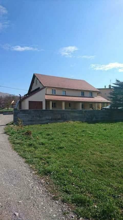 Appartamento Gogo location 1 Forest-Saint-Julien Esterno foto